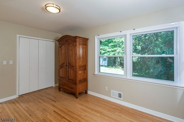 4 Park Ln, Franklin Twp., NJ 08540