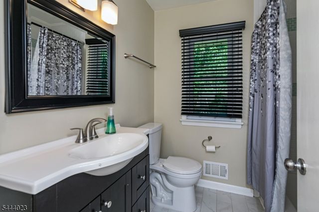 4 Park Ln, Franklin Twp., NJ 08540