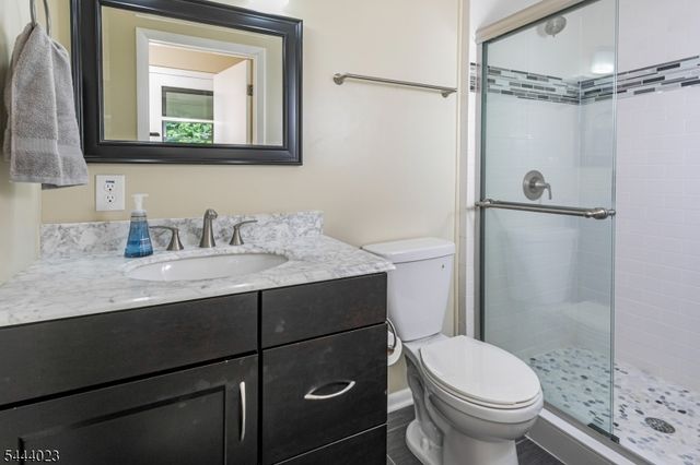 4 Park Ln, Franklin Twp., NJ 08540