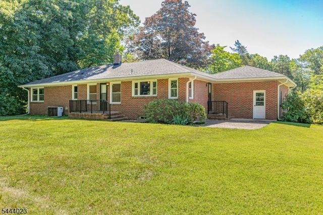 4 Park Ln, Franklin Twp., NJ 08540