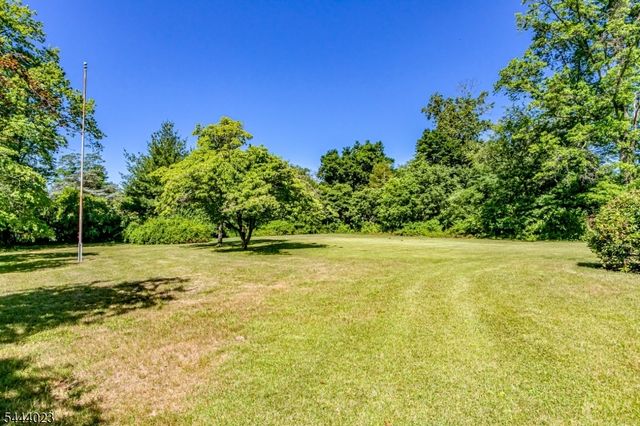 4 Park Ln, Franklin Twp., NJ 08540
