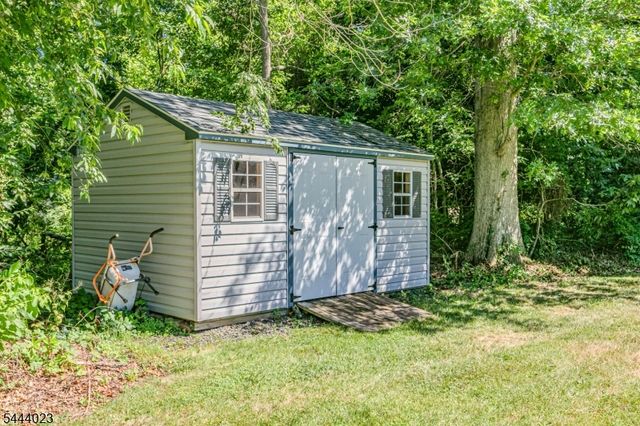 4 Park Ln, Franklin Twp., NJ 08540
