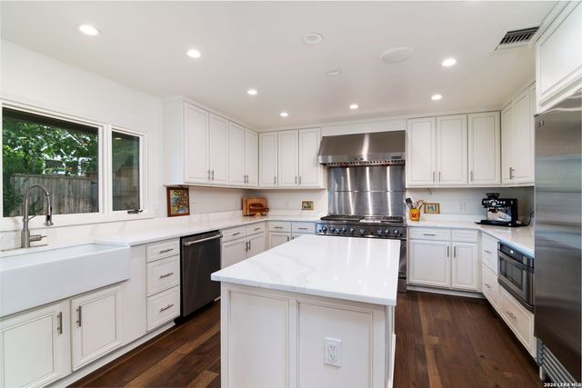 340 MORNINGSIDE DR, Terrell Hills, TX 78209