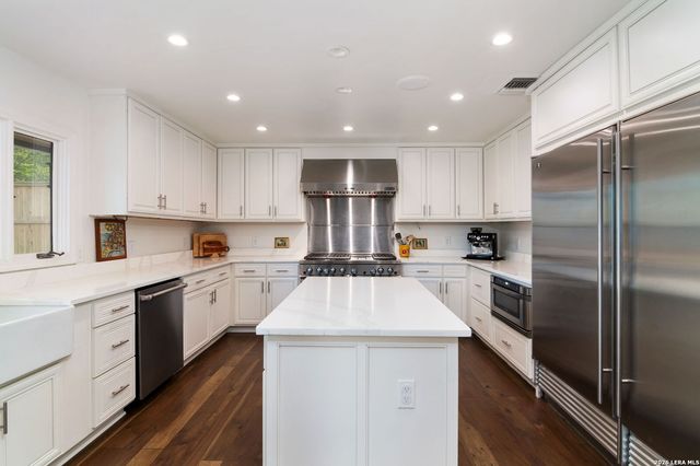 340 MORNINGSIDE DR, Terrell Hills, TX 78209
