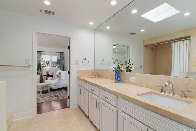 340 MORNINGSIDE DR, Terrell Hills, TX 78209