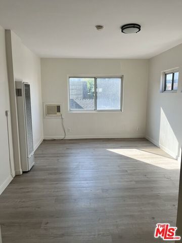 1132 S Oxford Avenue, Los Angeles, CA 90006