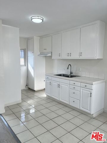 1132 S Oxford Avenue, Los Angeles, CA 90006