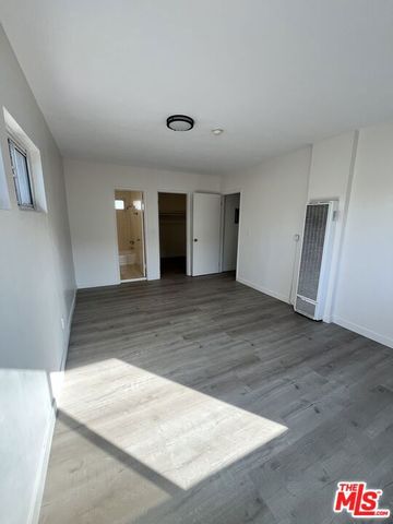 1132 S Oxford Avenue, Los Angeles, CA 90006