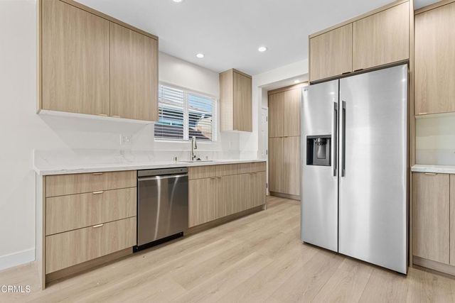7552 Bloomington Avenue, Burbank, CA 91504