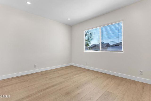 7552 Bloomington Avenue, Burbank, CA 91504