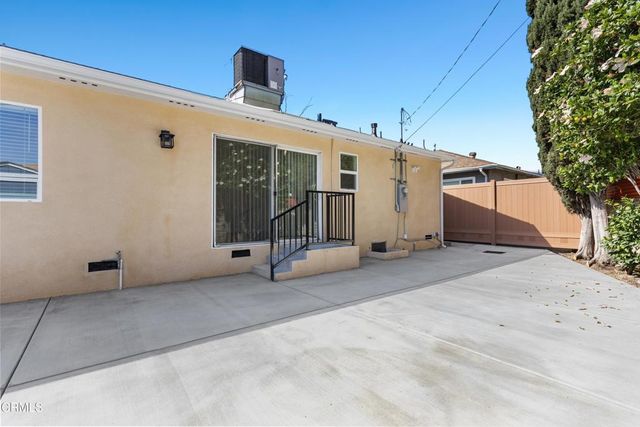7552 Bloomington Avenue, Burbank, CA 91504