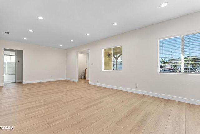 7552 Bloomington Avenue, Burbank, CA 91504