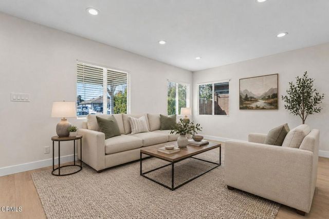 7552 Bloomington Avenue, Burbank, CA 91504