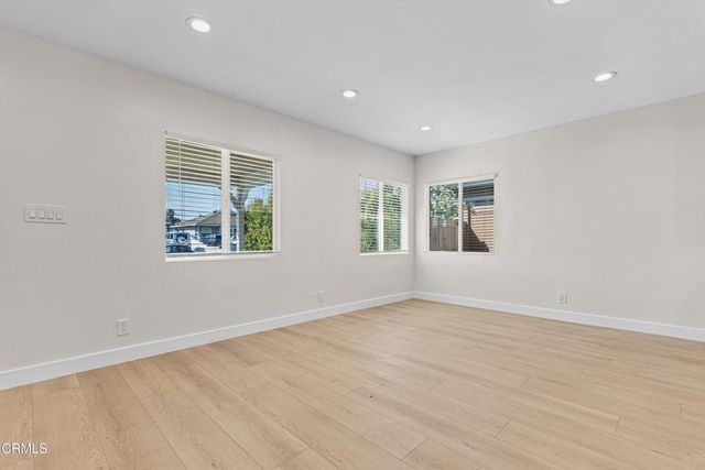 7552 Bloomington Avenue, Burbank, CA 91504