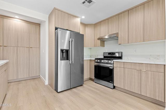 7552 Bloomington Avenue, Burbank, CA 91504