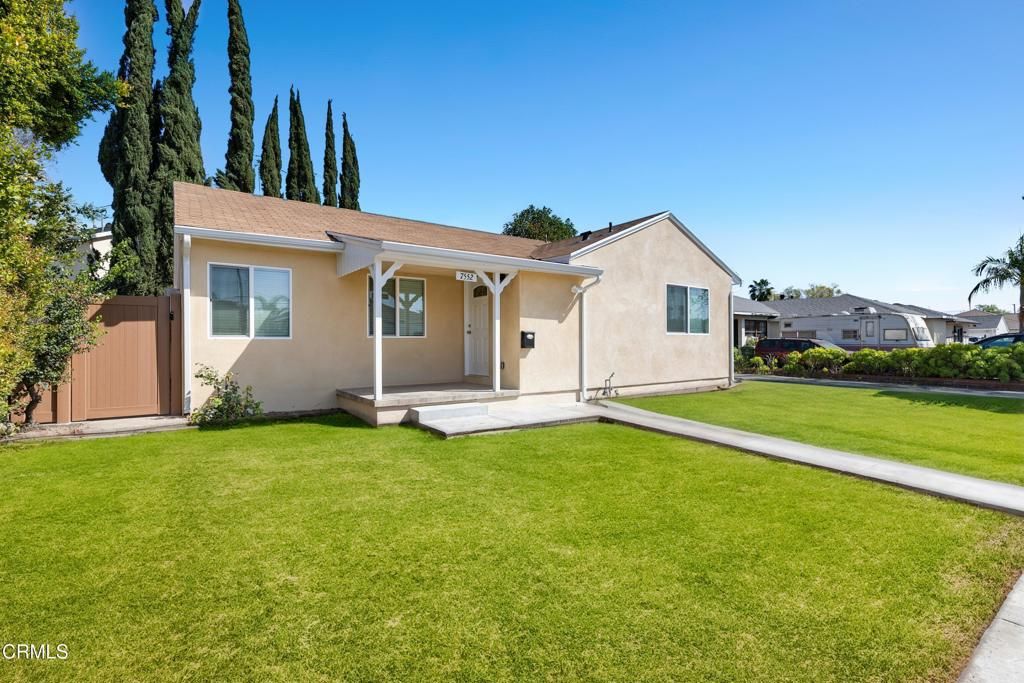 7552 Bloomington Avenue, Burbank, CA 91504