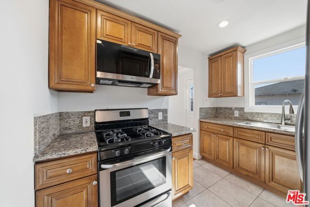 1321 Orange Grove Avenue, Glendale, CA 91205