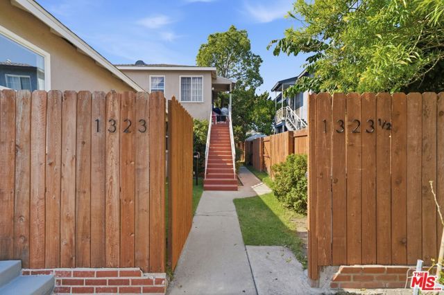 1321 Orange Grove Avenue, Glendale, CA 91205
