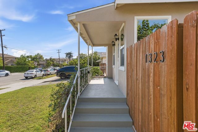 1321 Orange Grove Avenue, Glendale, CA 91205