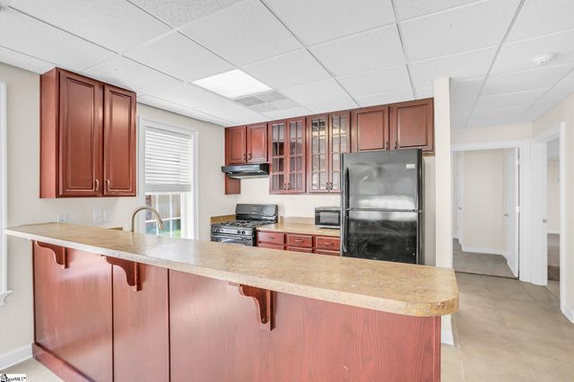 11 Country Squire Court, Greenville, SC 29615