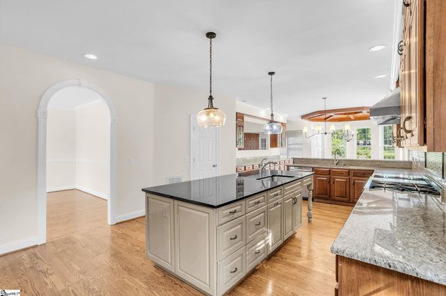 11 Country Squire Court, Greenville, SC 29615