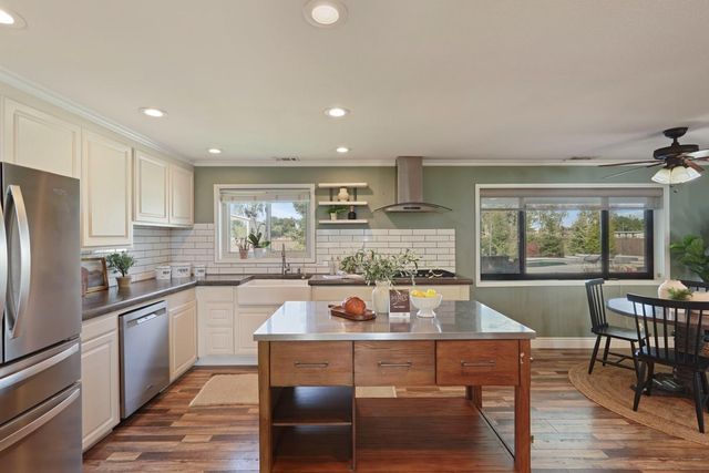 2539 E Woodson Rd, Acampo, CA 95220