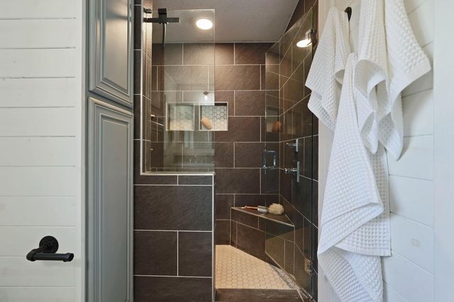 2539 E Woodson Rd, Acampo, CA 95220