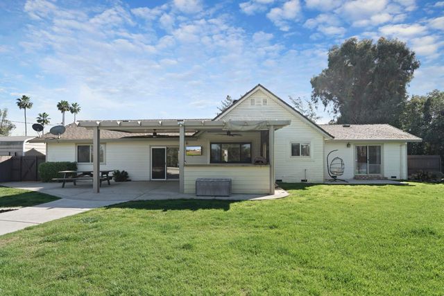 2539 E Woodson Rd, Acampo, CA 95220