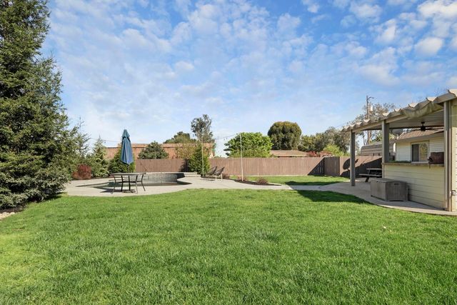 2539 E Woodson Rd, Acampo, CA 95220