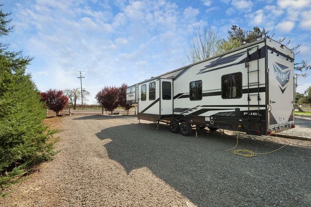 2539 E Woodson Rd, Acampo, CA 95220