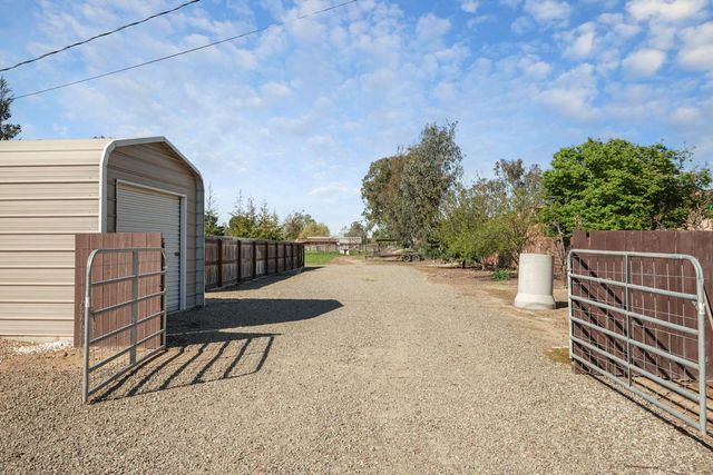 2539 E Woodson Rd, Acampo, CA 95220