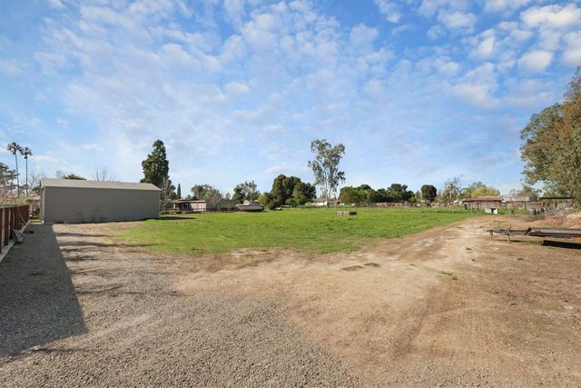 2539 E Woodson Rd, Acampo, CA 95220