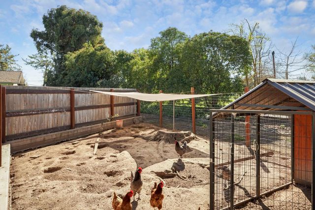 2539 E Woodson Rd, Acampo, CA 95220