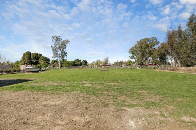 2539 E Woodson Rd, Acampo, CA 95220