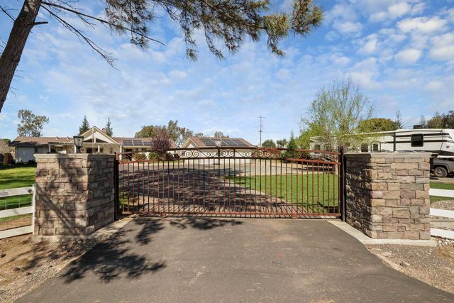 2539 E Woodson Rd, Acampo, CA 95220