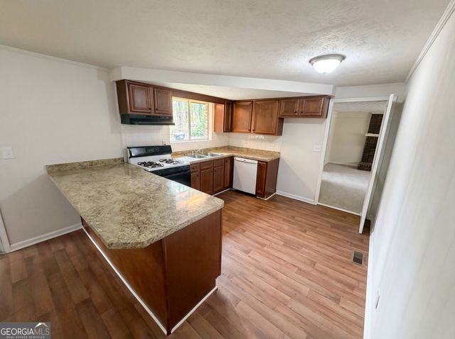 6372 S Skyline Drive, Douglasville, GA 30135