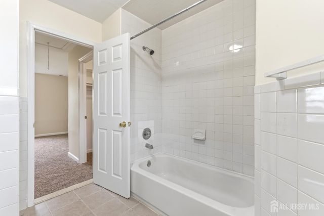 194 Bexley Lane, Piscataway, NJ 08854