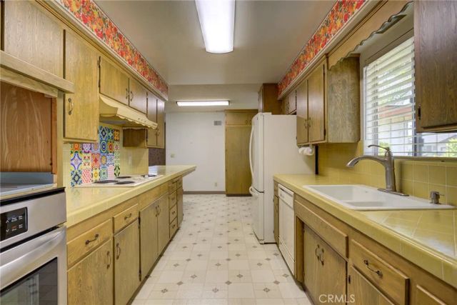 907 E El Camino, Santa Maria, CA 93454