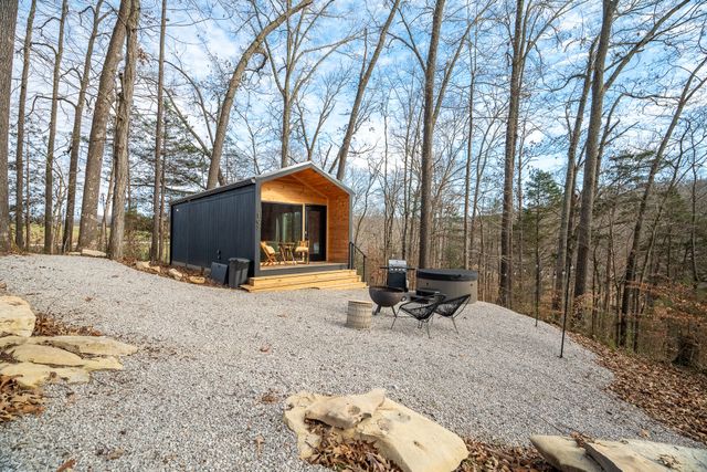 1545 Blue Springs Rd, Sparta, TN 38583