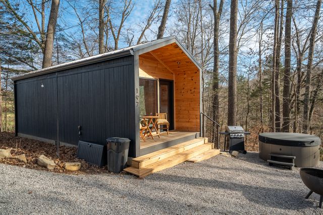 1545 Blue Springs Rd, Sparta, TN 38583