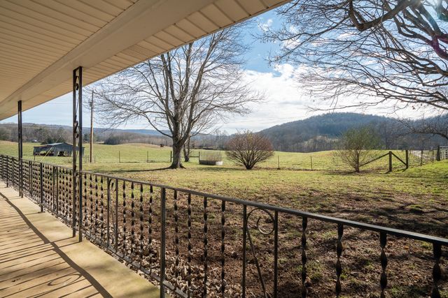 1545 Blue Springs Rd, Sparta, TN 38583