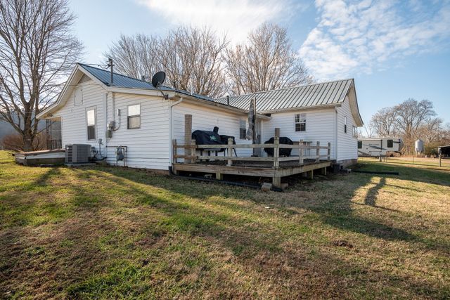 1545 Blue Springs Rd, Sparta, TN 38583
