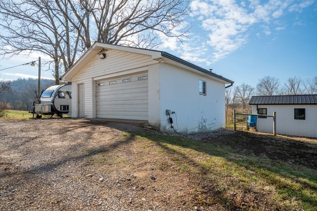 1545 Blue Springs Rd, Sparta, TN 38583