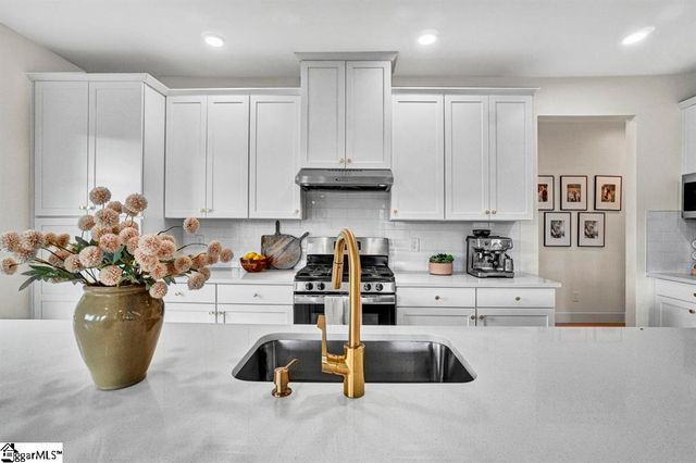 1694 Burtonwood Drive, Moore, SC 29369