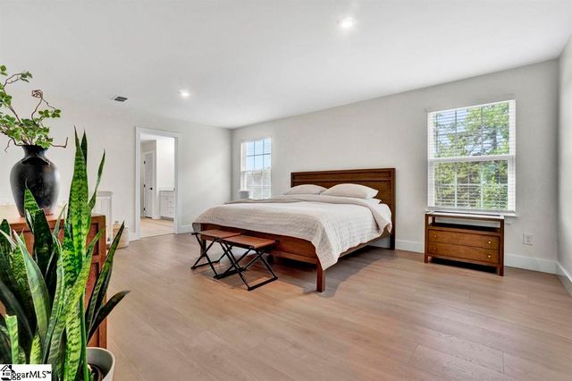 1694 Burtonwood Drive, Moore, SC 29369