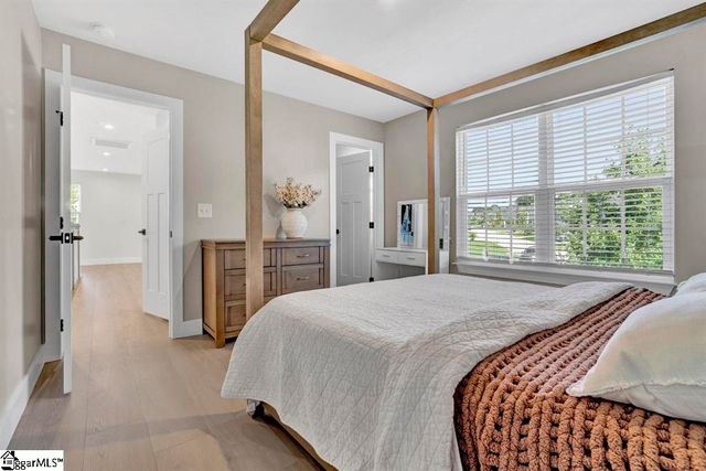 1694 Burtonwood Drive, Moore, SC 29369