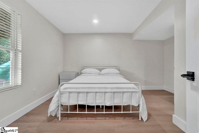 1694 Burtonwood Drive, Moore, SC 29369