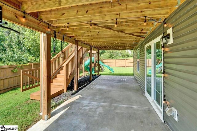 1694 Burtonwood Drive, Moore, SC 29369