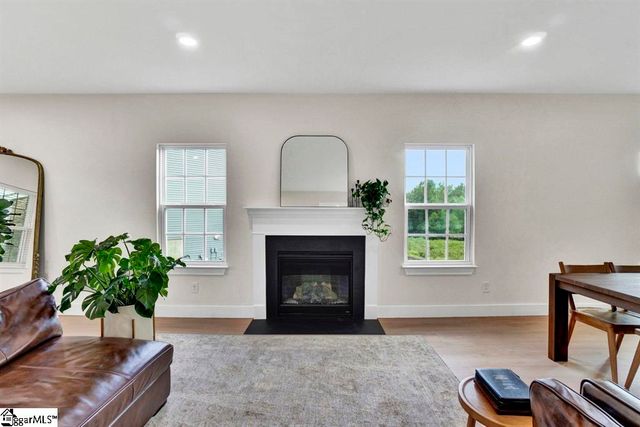 1694 Burtonwood Drive, Moore, SC 29369