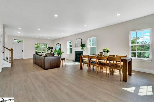 1694 Burtonwood Drive, Moore, SC 29369